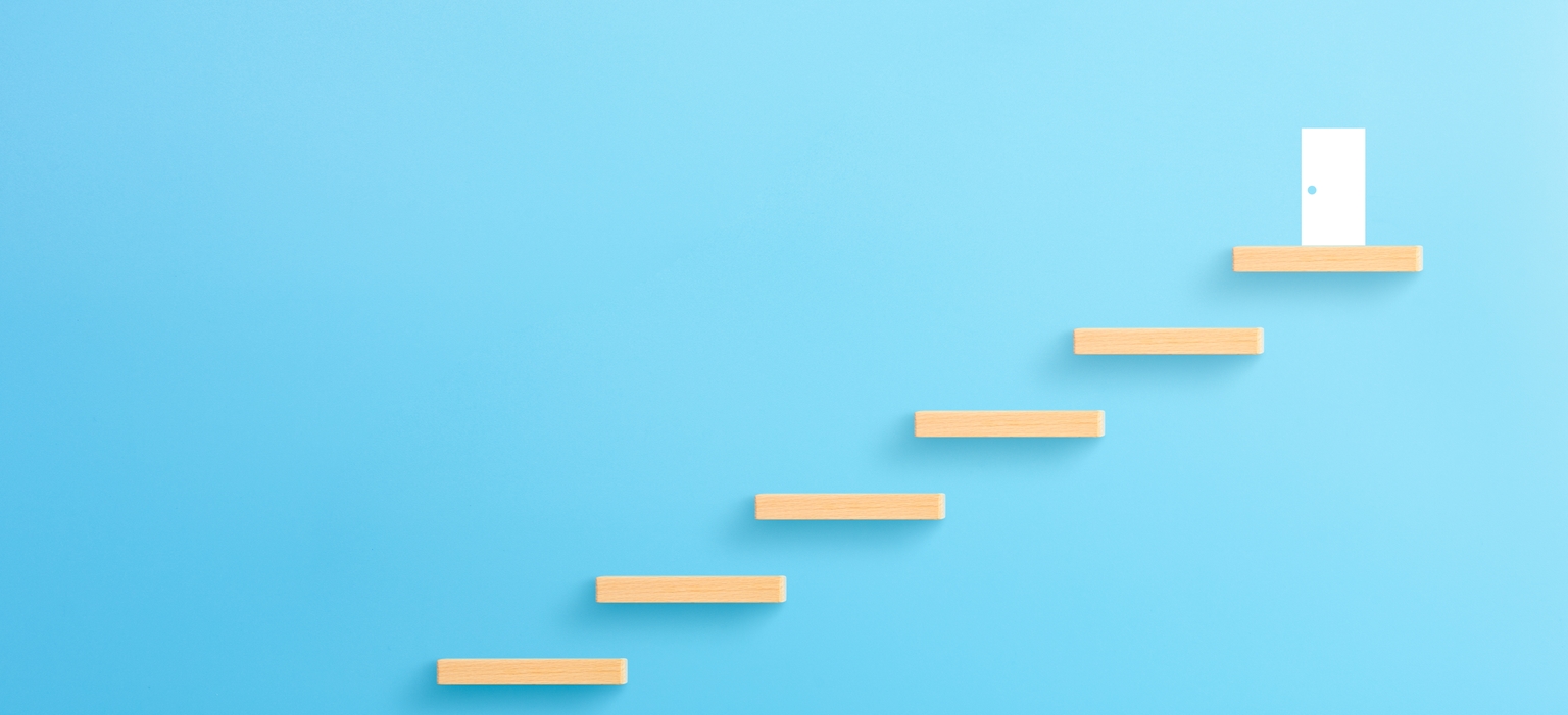 Ilustración del proceso simplificado de aislamiento de combles en 3 pasos